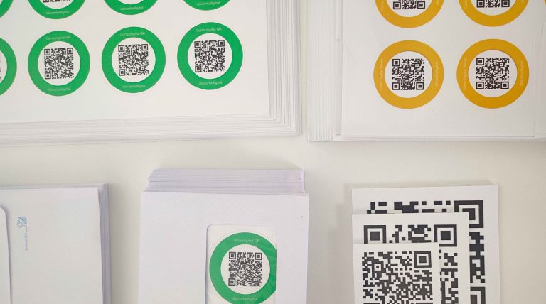 Foto de pegatinas QR