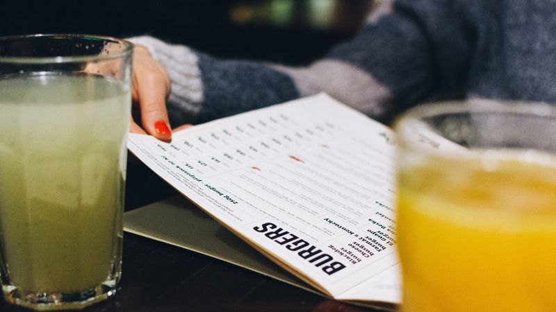 carta de bebidas de un restaurante